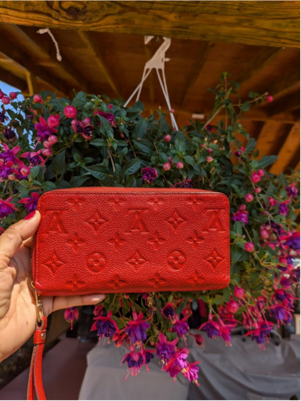 Louis Vuitton Zippy Wallet in Monogram Empreinte Leather, Red Color - Picture 5 of 8